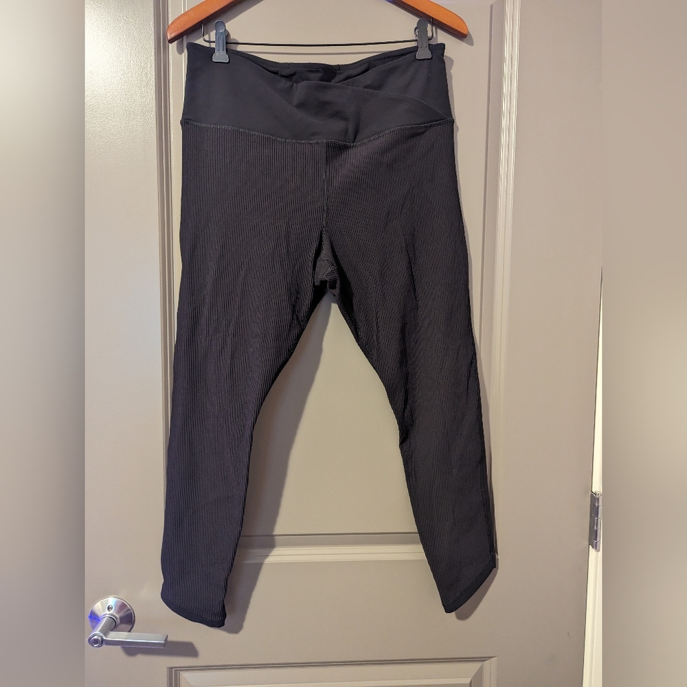 *New Without Tag!* Athleta Elation Crossover Ribbed 7/8 Tight in Black - Size XL - Picture 5 of 9